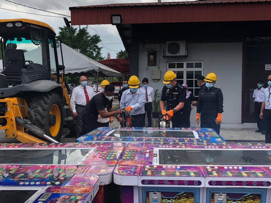 MPK lelong barang sitaan penjaja, lupus alat pusat hiburan