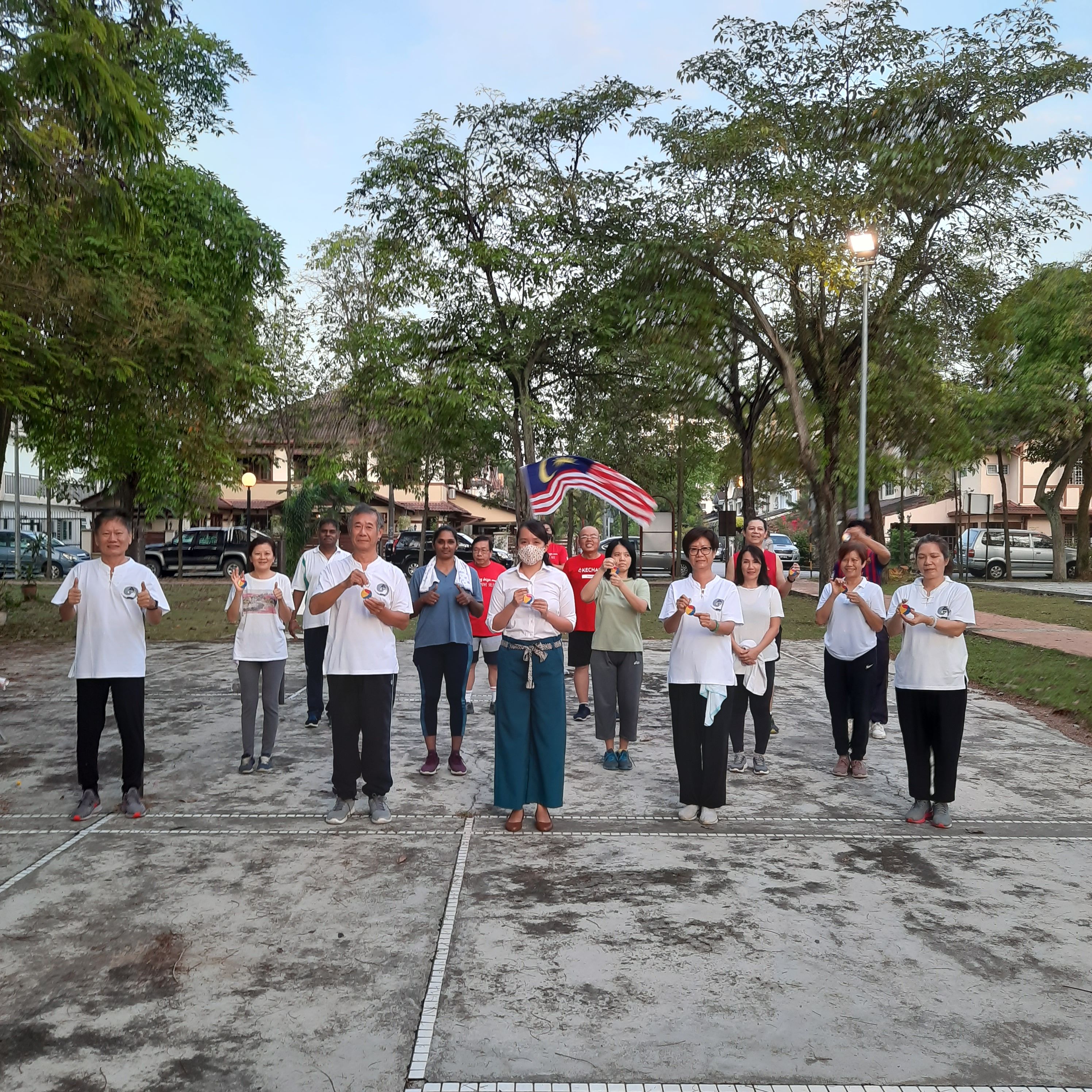 DUN Subang Jaya edar 2,800 rantai kunci 'Saya Anak Malaysia'