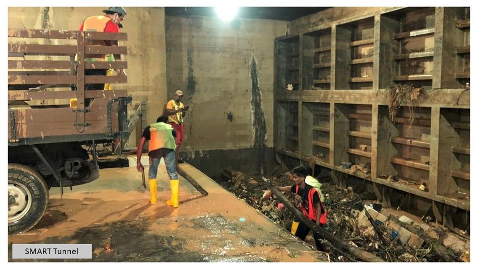 Lebuhraya Smart dibuka semula petang tadi