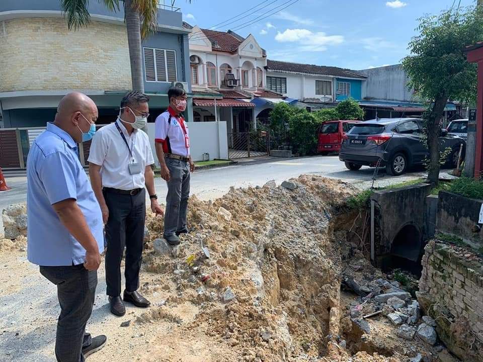 安邦太子园沟渠施工改道  黎维裮：助居民摆脱水患