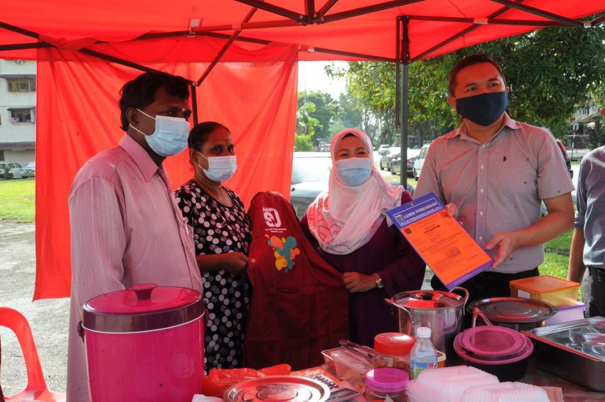 503 hawkers around Subang Jaya receive temporary license