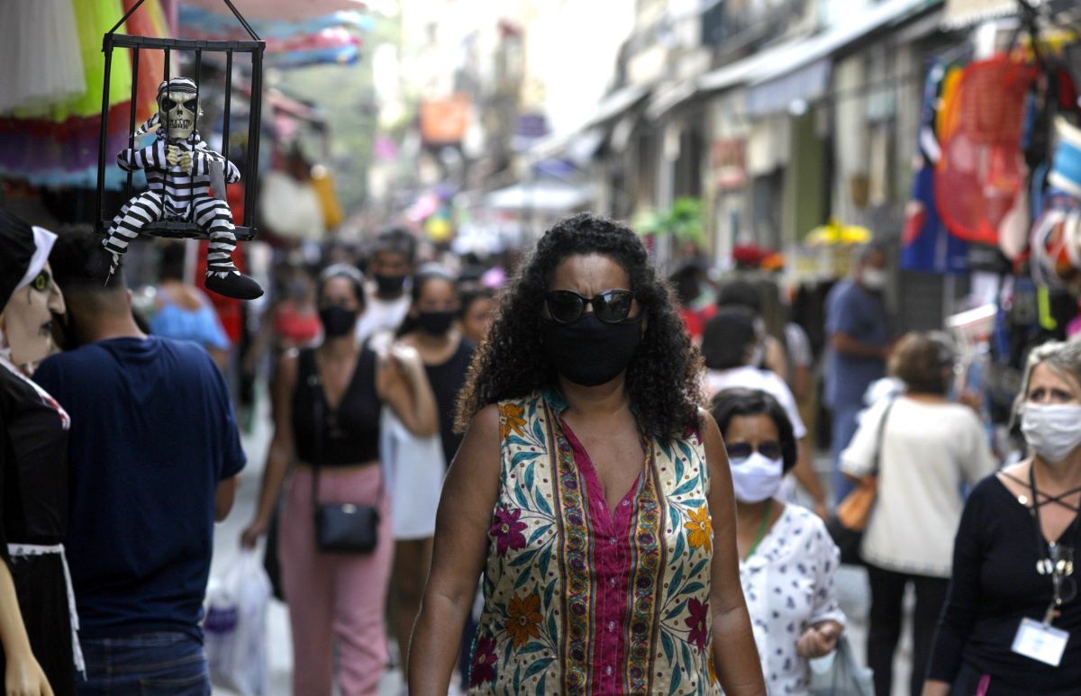 Brazil asks women to postpone pregnancy 'if possible'