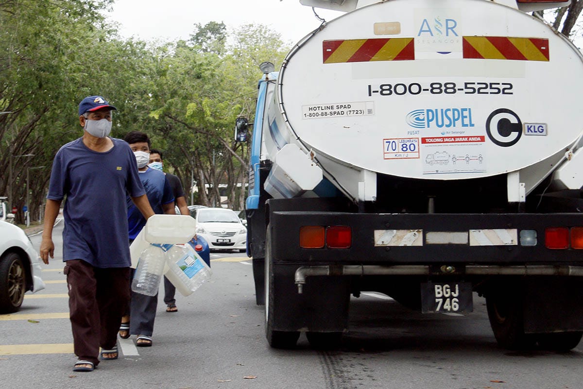 17 file suits over disruption to piped water supply