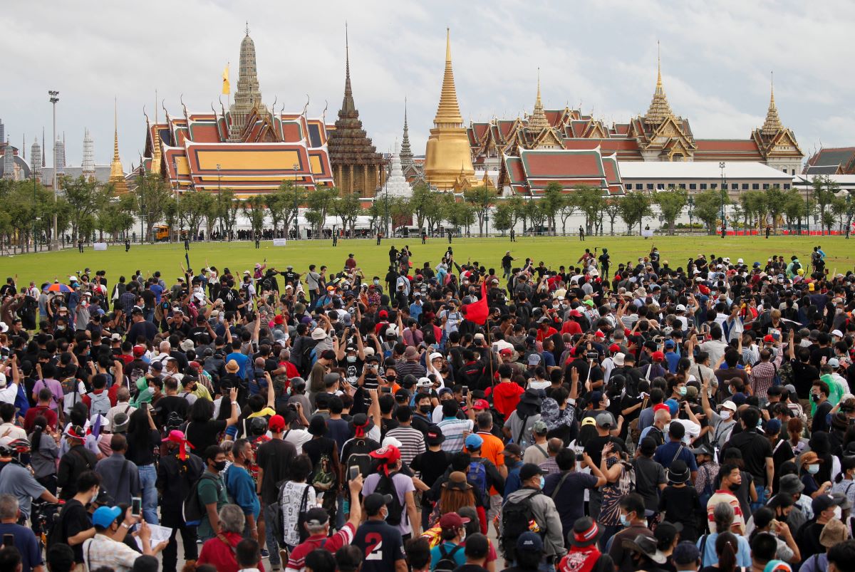 Protesters force their way into campus in Thailand