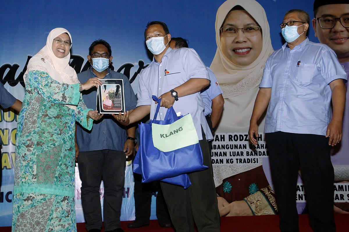 EXCO galak golongan belia isi jawatan penghulu