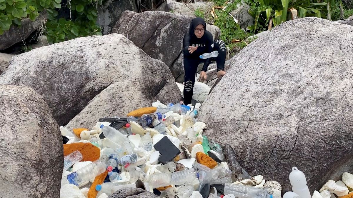 Selangor takes part in clean-up, conservation efforts of Redang, Tioman islands