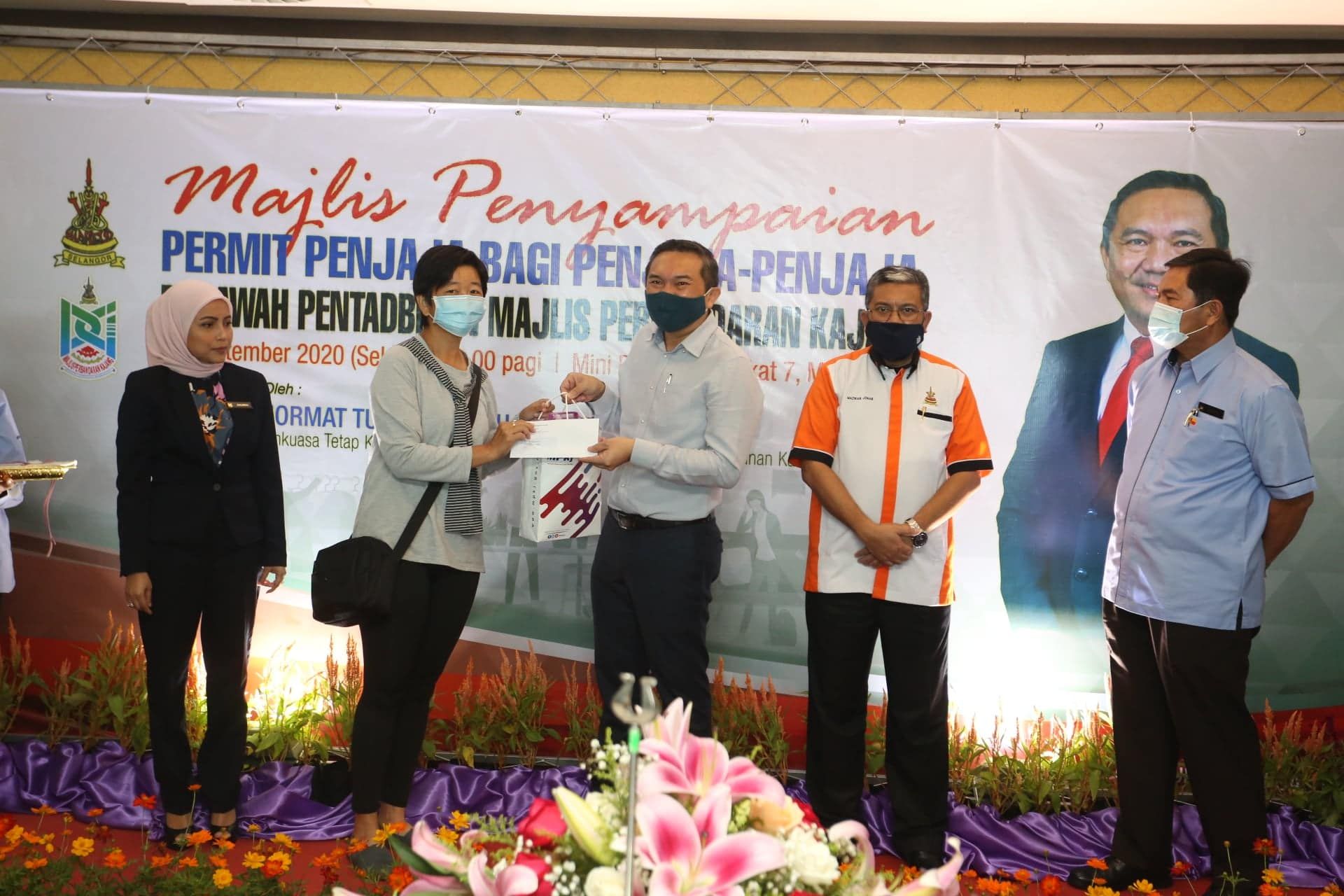 黄思汉：加速批临时执照  雪州助小贩熬过疫情