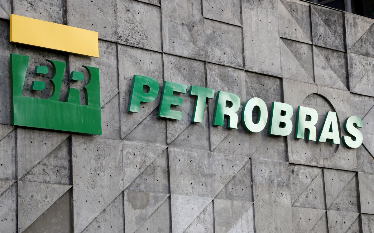 Seadrill, Sapura latest firms targeted in Brazil's 'Car Wash' probe