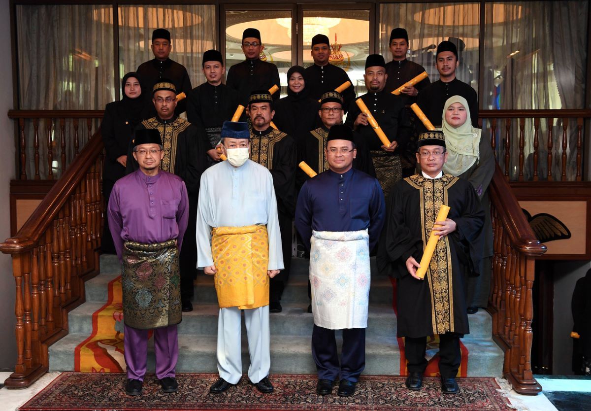 Sultan Selangor presents appointment letters to Syariah Appeal Court standing panel members