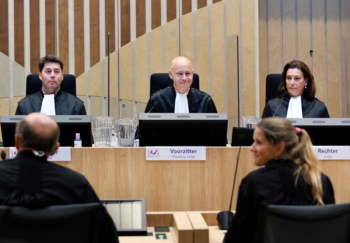 Relatives of MH17 crash to seek damages from suspects, lawyers say