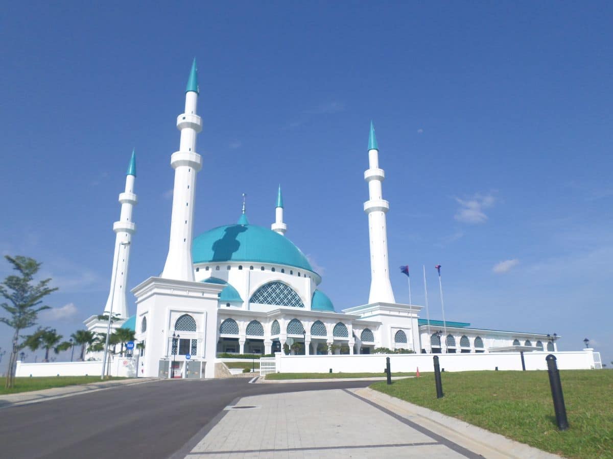Four states interested to introduce similar module on Johor's Sultanate history