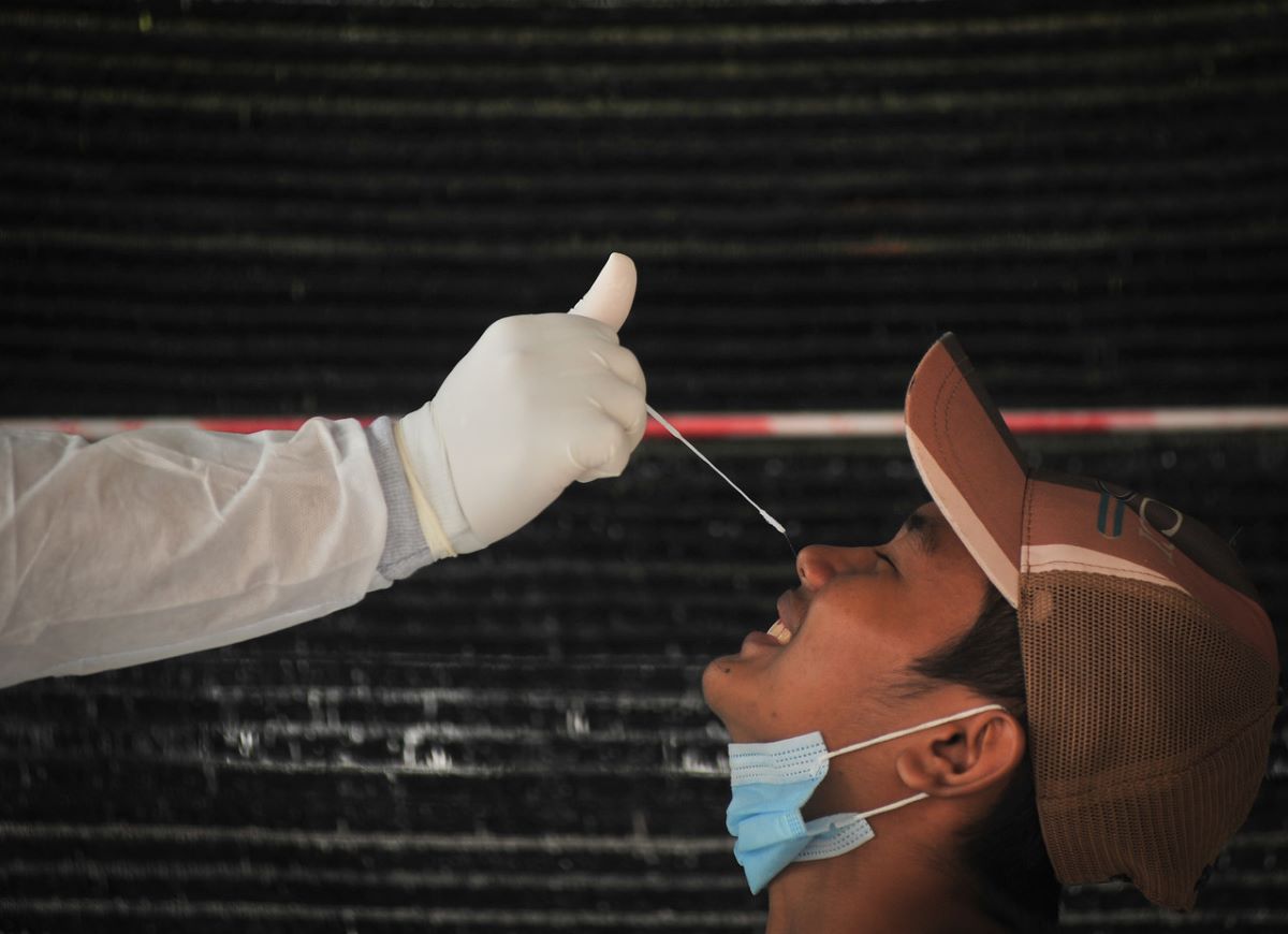 Specialist who reveals identity of Covid-19 patient violating ethics — Health DG
