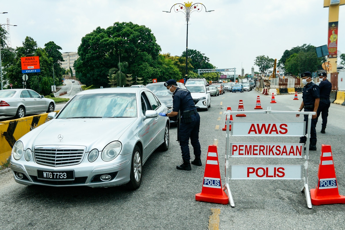 Polis tambah sekatan jalan raya di Bandar Puteri, Taman Suria Pendamar
