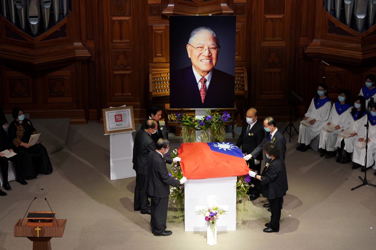Burial ceremony held for late Taiwanese president Lee Teng-hui