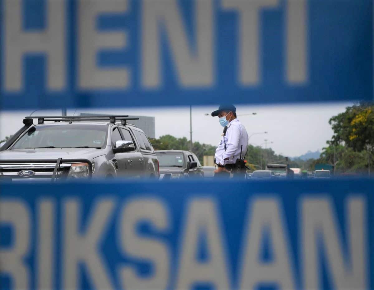 More than two persons can dine-in, travel in same vehicle in MCO areas — Ismail Sabri