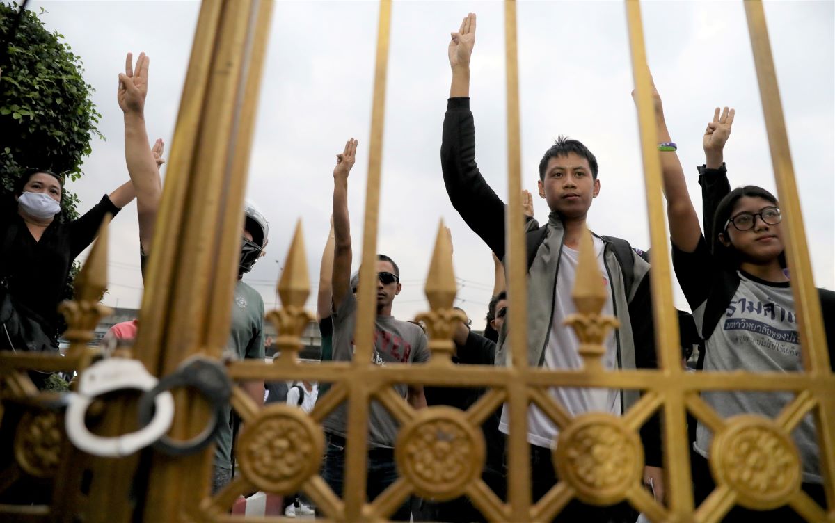 Thai govt shows firm intention to end political tensions