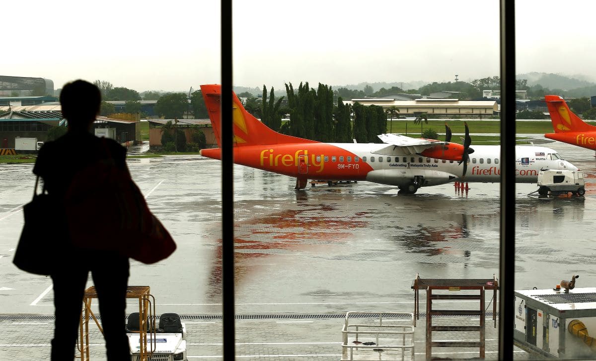 Firefly resumes flights to Singapore