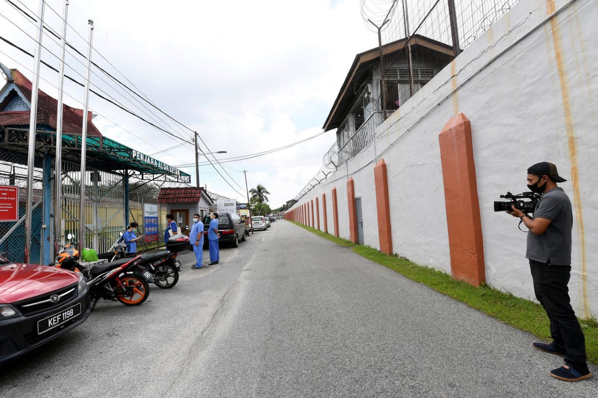 979 held for breaching RMCO rules yesterday — Ismail Sabri