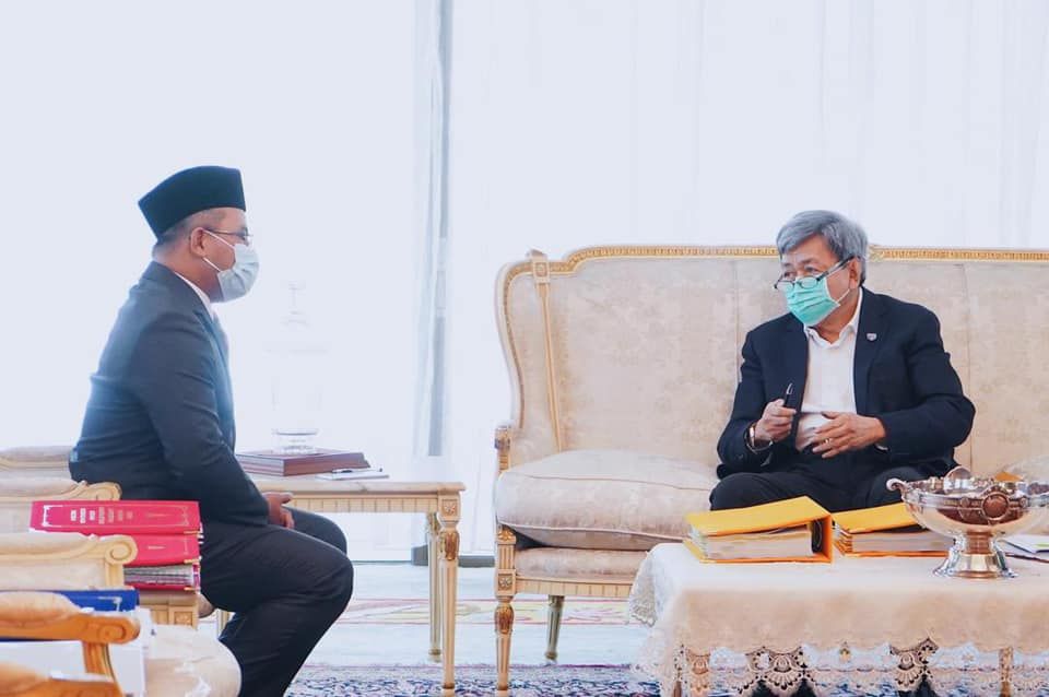 MB mengadap Sultan, persembah perkembangan semasa negeri