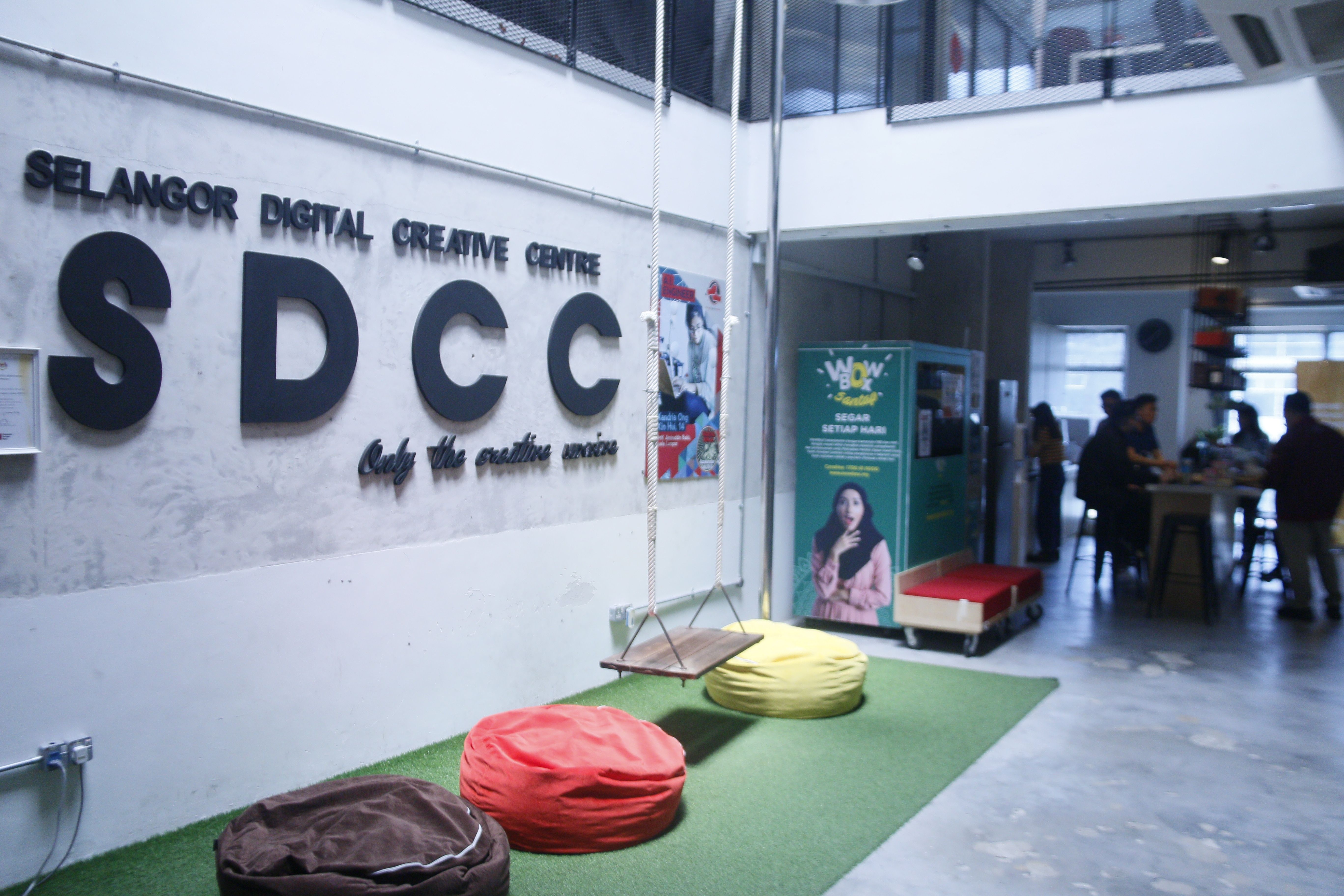 拥抱数码经济  疫中求存求变