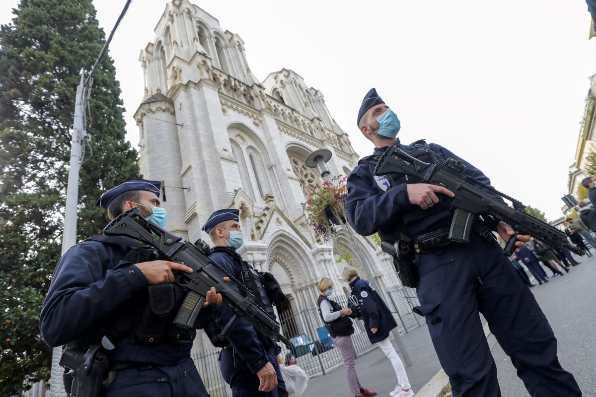 Bahrain condemns terrorist stabbing in Nice