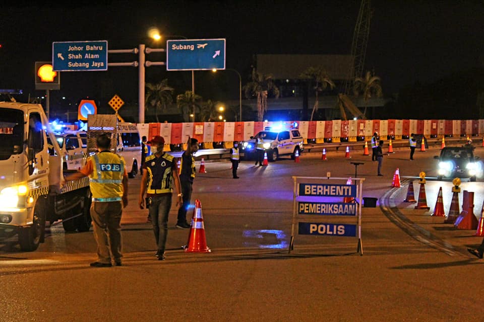 Polis nafi jalan masuk ke Petaling Jaya ditutup