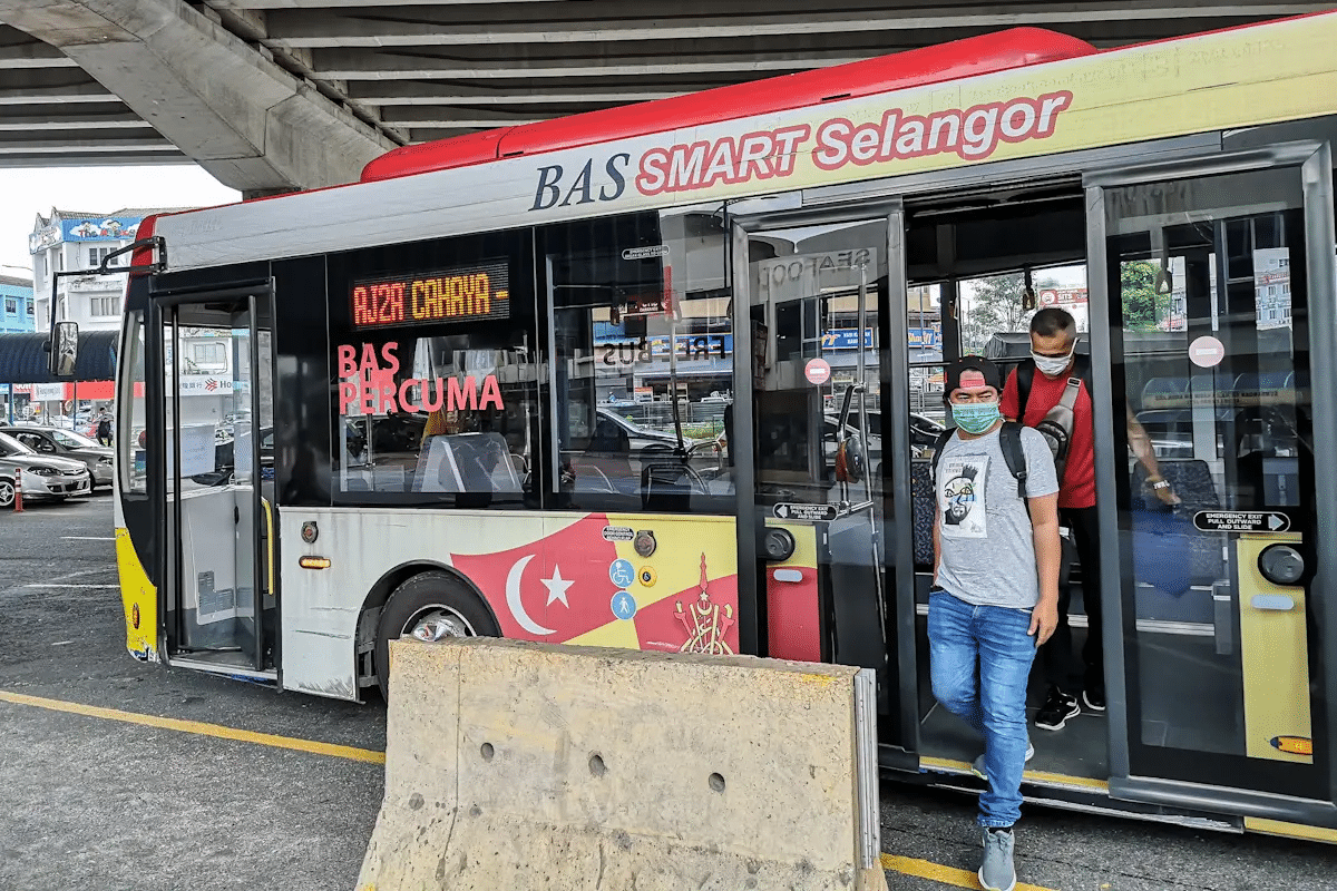 Lockdown: Selangor Smart Bus passenger capacity reduced by 50 pct, routes remain