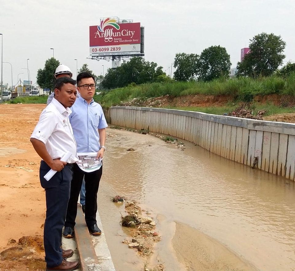 பத்து ஆராங்கில் அடிப்படை வசதிகளை மேம்படுத்த  வெ. 300,000 ஒதுக்கீடு