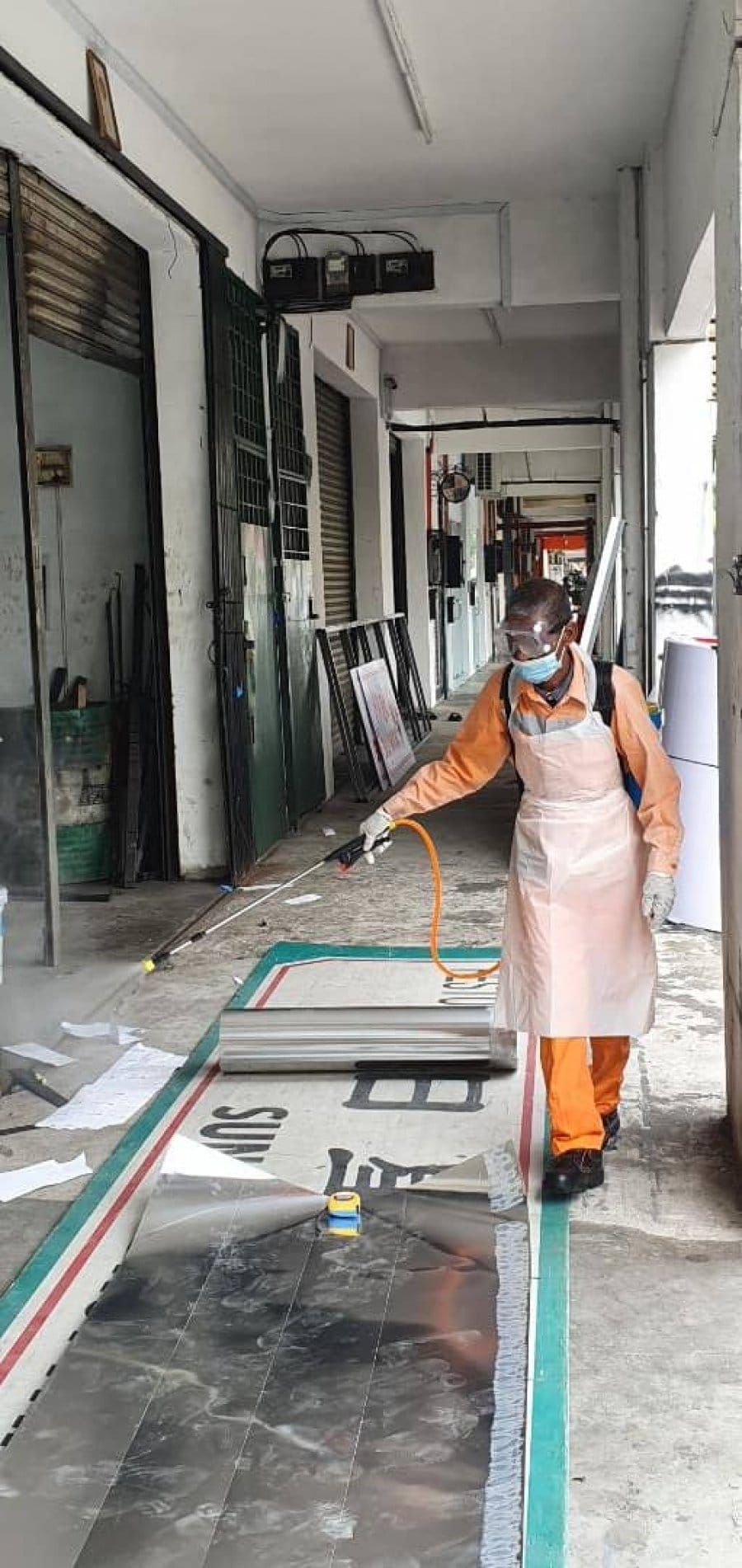 遏制冠病疫情扩散 巴生消毒33高风险区