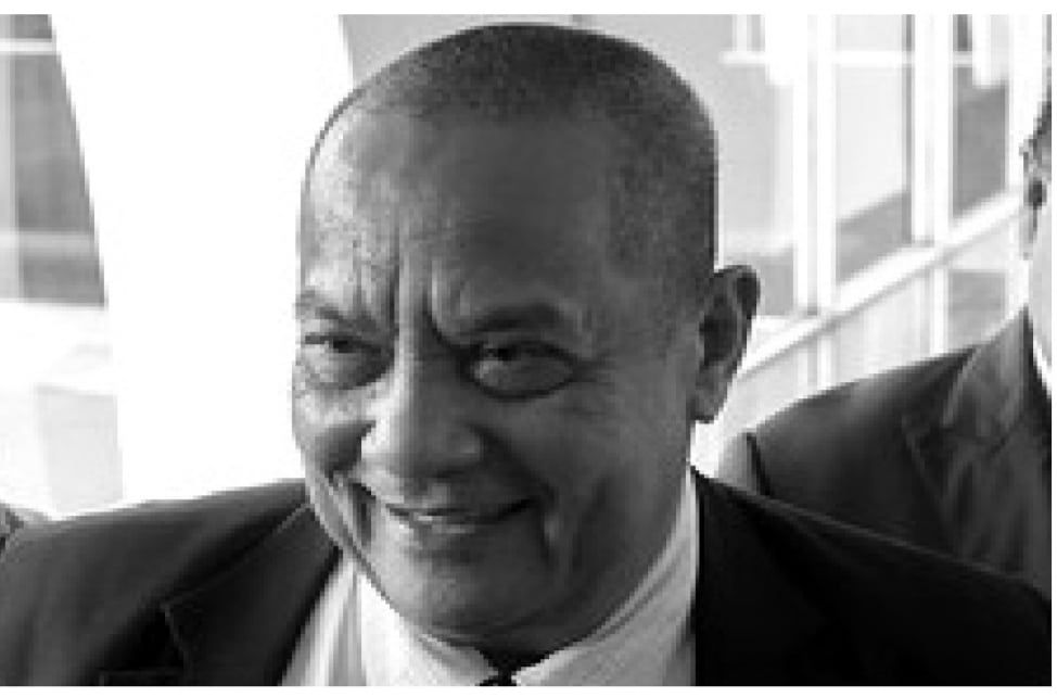 宜力国会议员心脏病发逝世