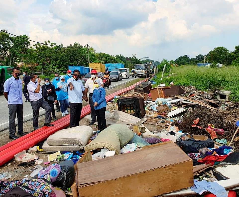 செந்தோசா தொகுதியில் சட்டவிரோதமாக கொட்டப்பட்ட குப்பைகள் அகற்றப்பட்டன