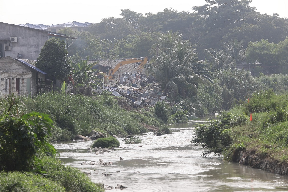 Blacklisting awaits contractors that fail to complete Selangor’s flood mitigation projects