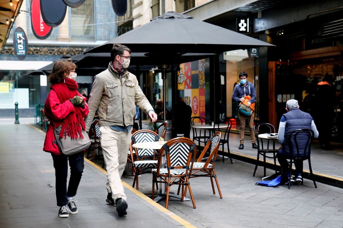 Australia scraps plans to allow foreign students back