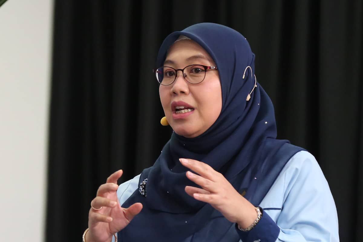 Luas: Sampel air diambil setiap dua jam kesan cemar di sungai