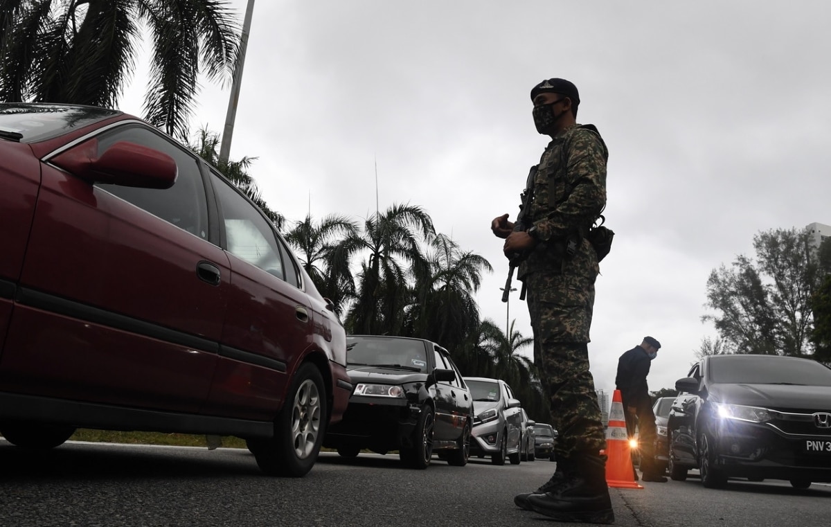 EMCO at Persiaran Paya Terubong flats, Penang ends