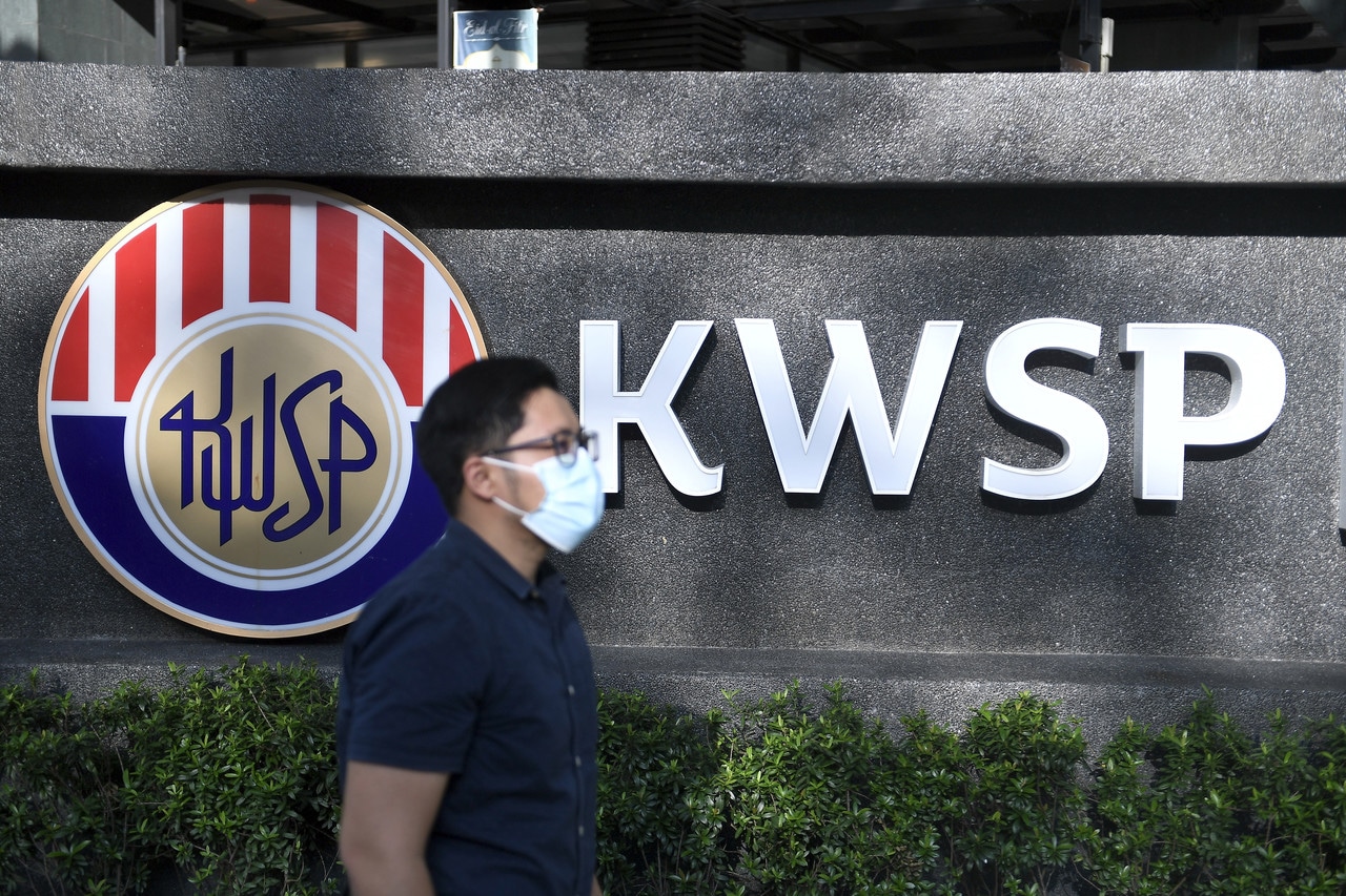 PM: Kerajaan tidak cadang wajibkan pencarum Islam carum simpanan syariah KWSP