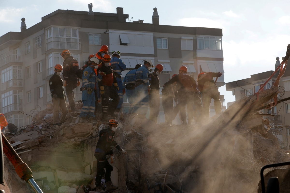 Man rescued from rubble as Turkey quake death toll hits 62
