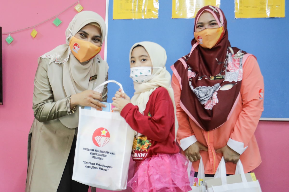 Sumbangan mainan, buku kepada taska tambahan dapat sambutan