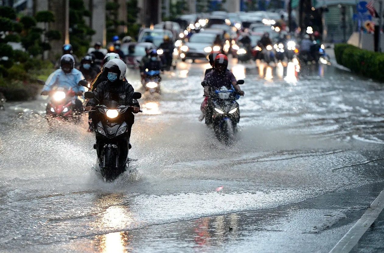 丹登数县红色暴雨警报至明日