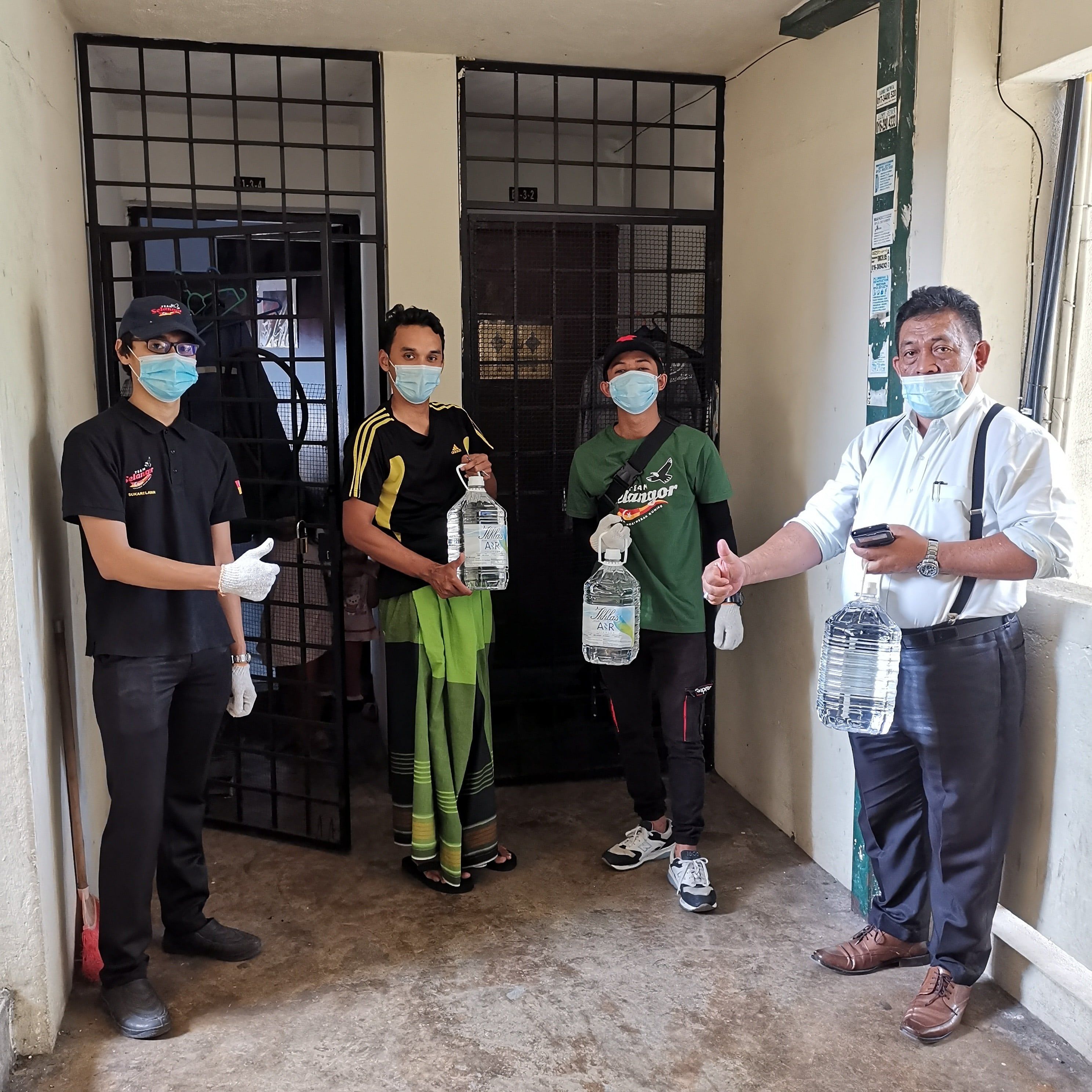 Team Selangor agih hampir 4,000 botol air minuman