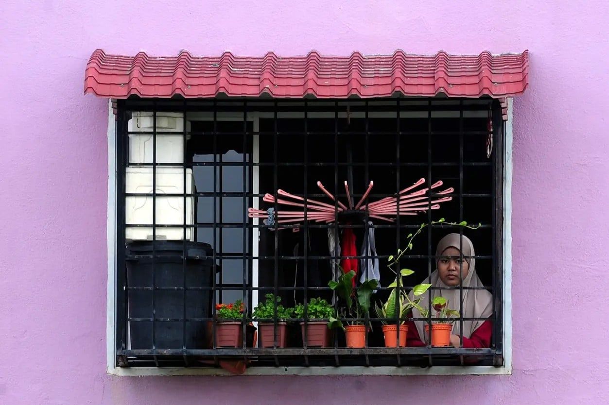 加强行管令：  瓜冷金河镇组屋  1024居民全筛检43确诊