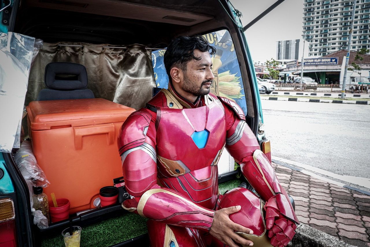Sanggup tempuh hujan, panas jadi 'Iron Man' demi sesuap nasi