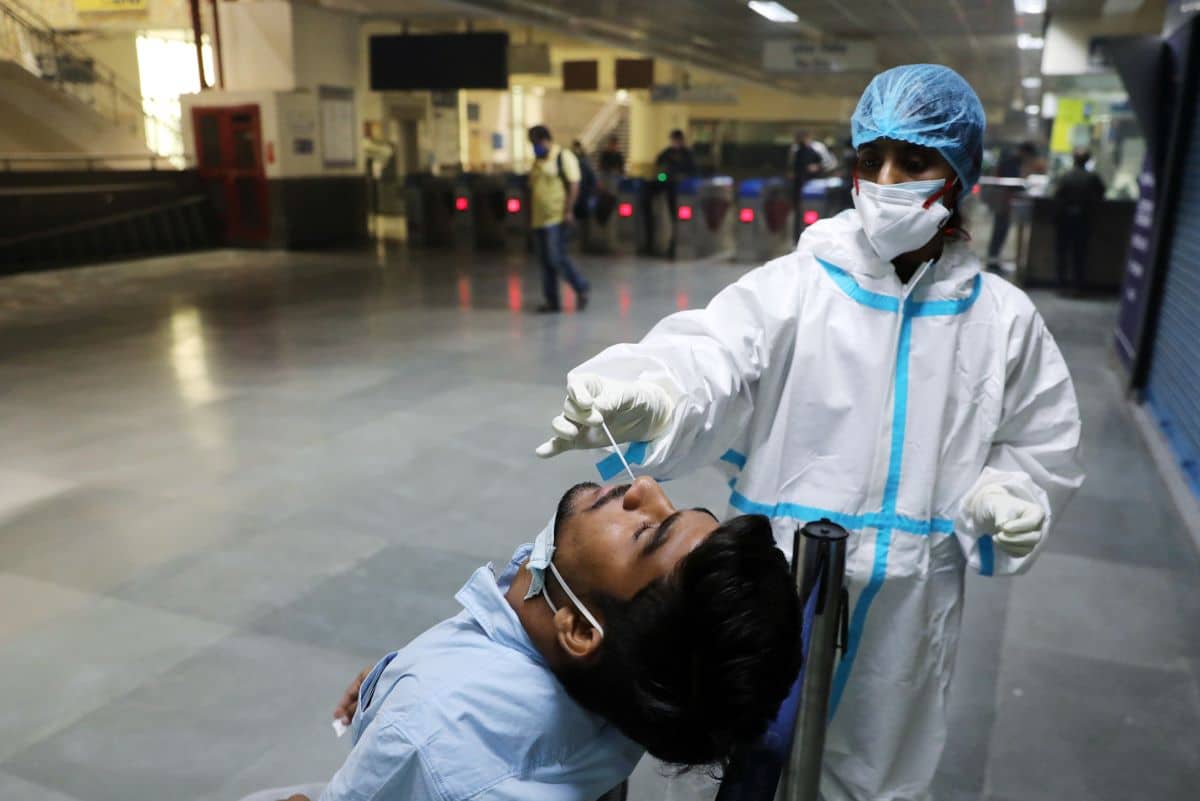 Delhi records its highest Covid-19 deaths, hospitals swamped