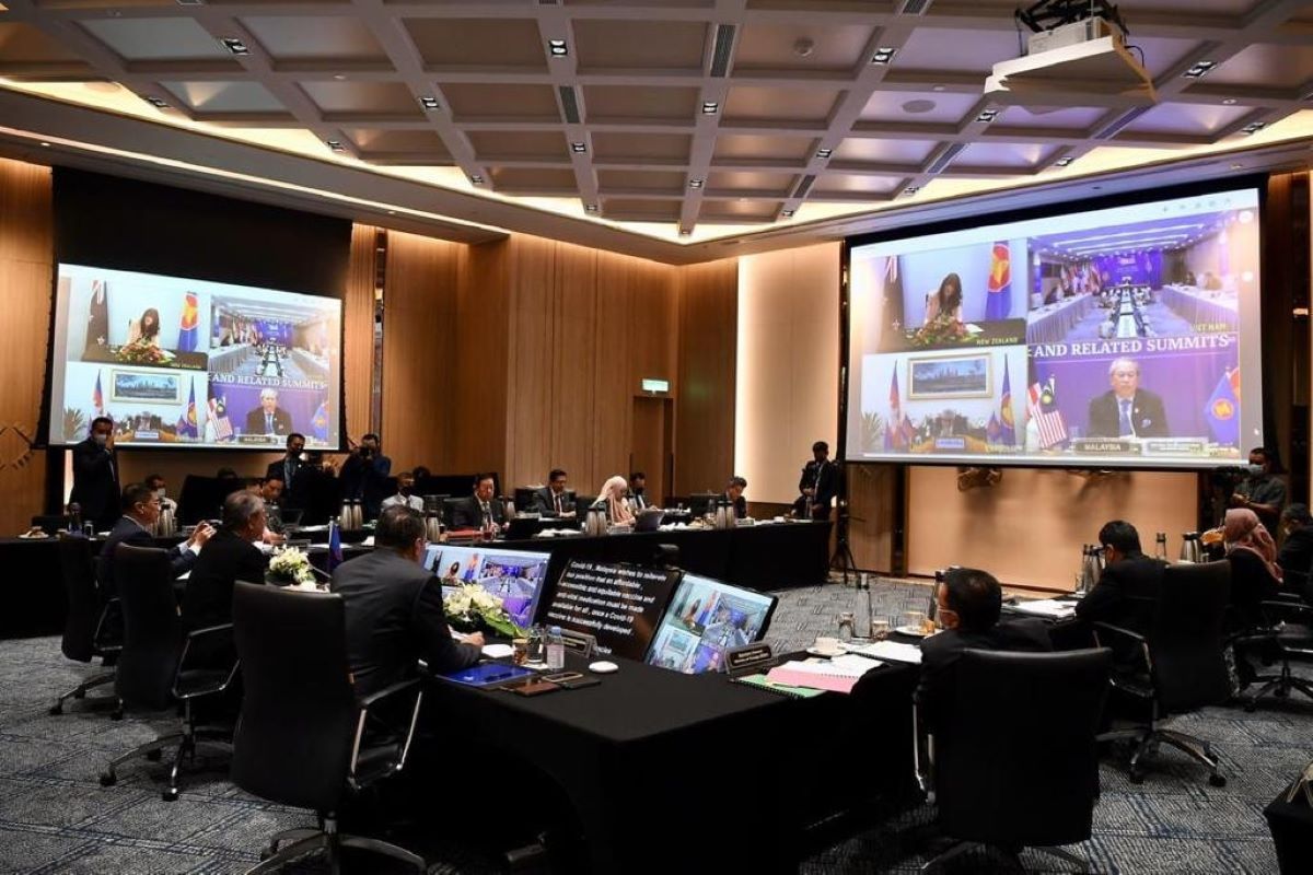 Malaysia calls on Asean+3 to keep market open during Covid-19 crisis