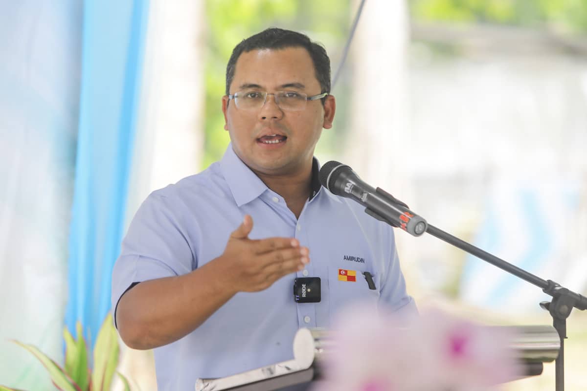 Selangor govt to expand issuance of business licence
