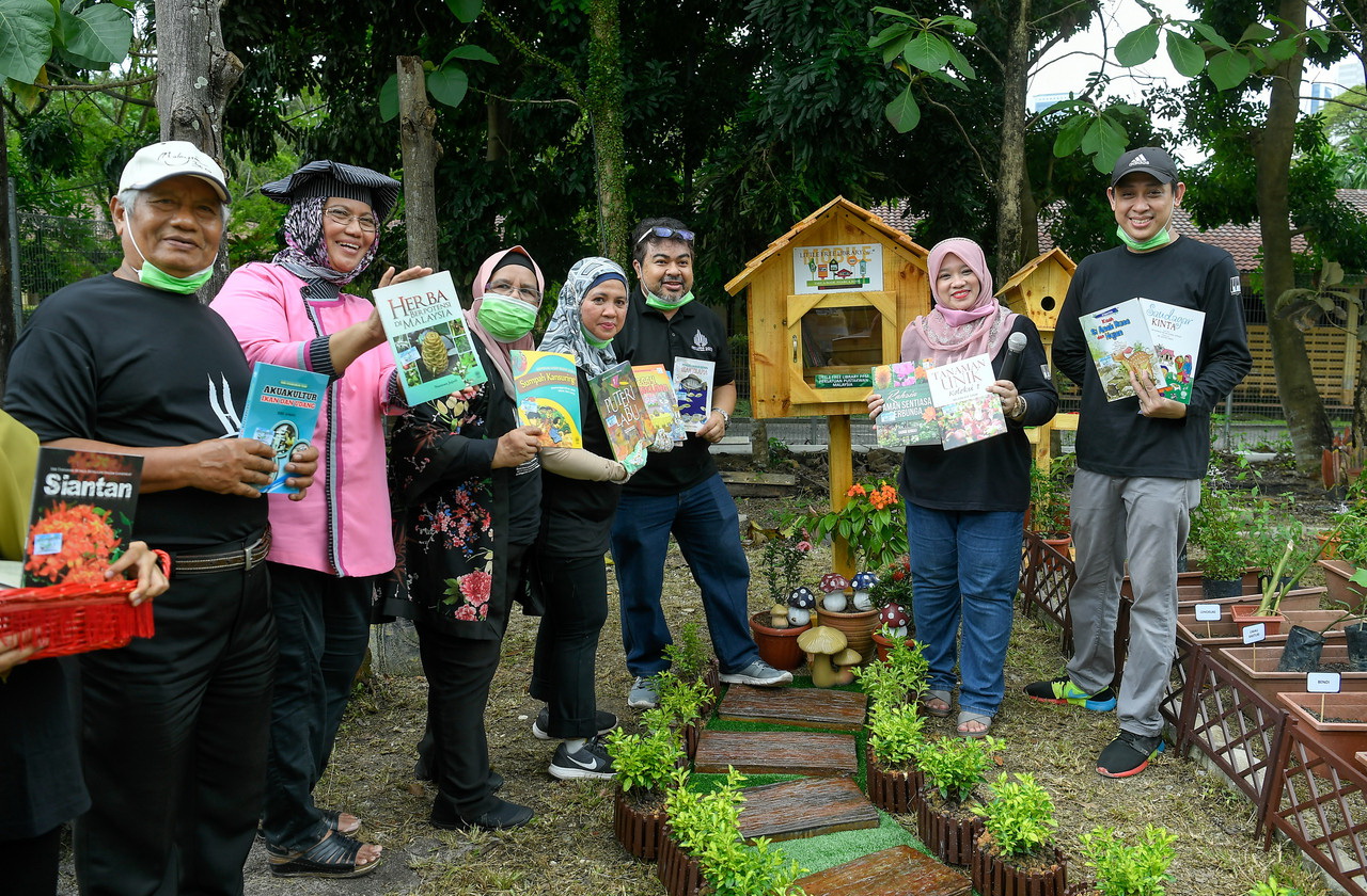 Riadah sambil membaca percuma di Kebun Bandar PPM