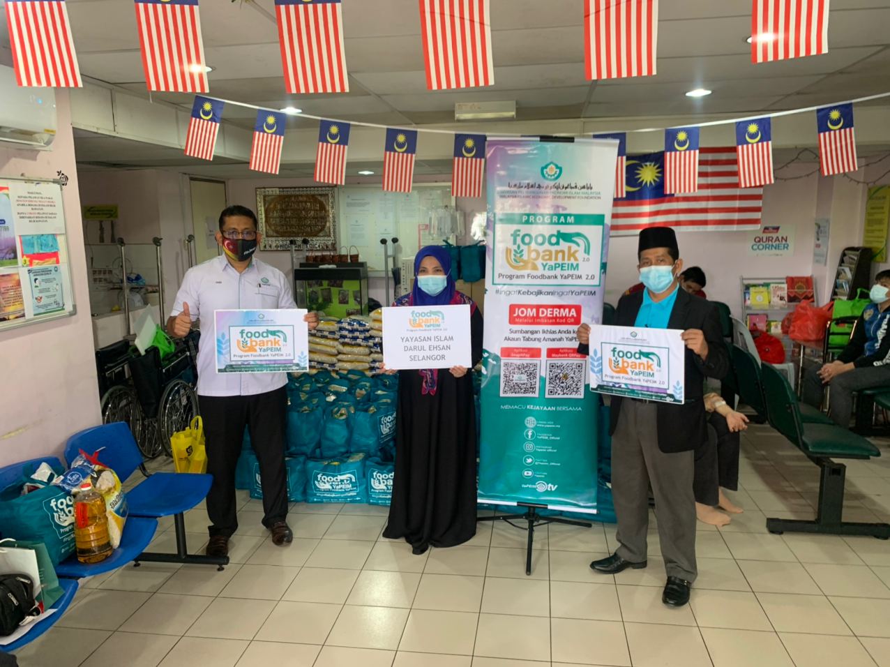 YaPEIM hulur sumbangan kepada pesakit, petugas Pusat Dialisis Mais