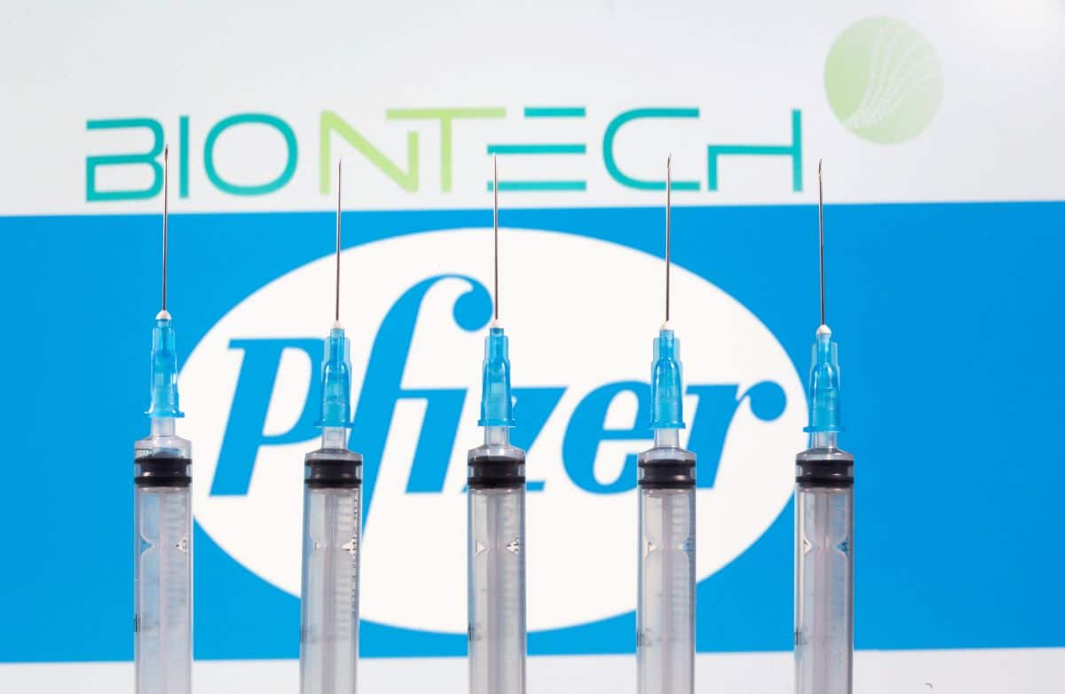 Govt to discuss free vaccination for foreign workers, expatriates