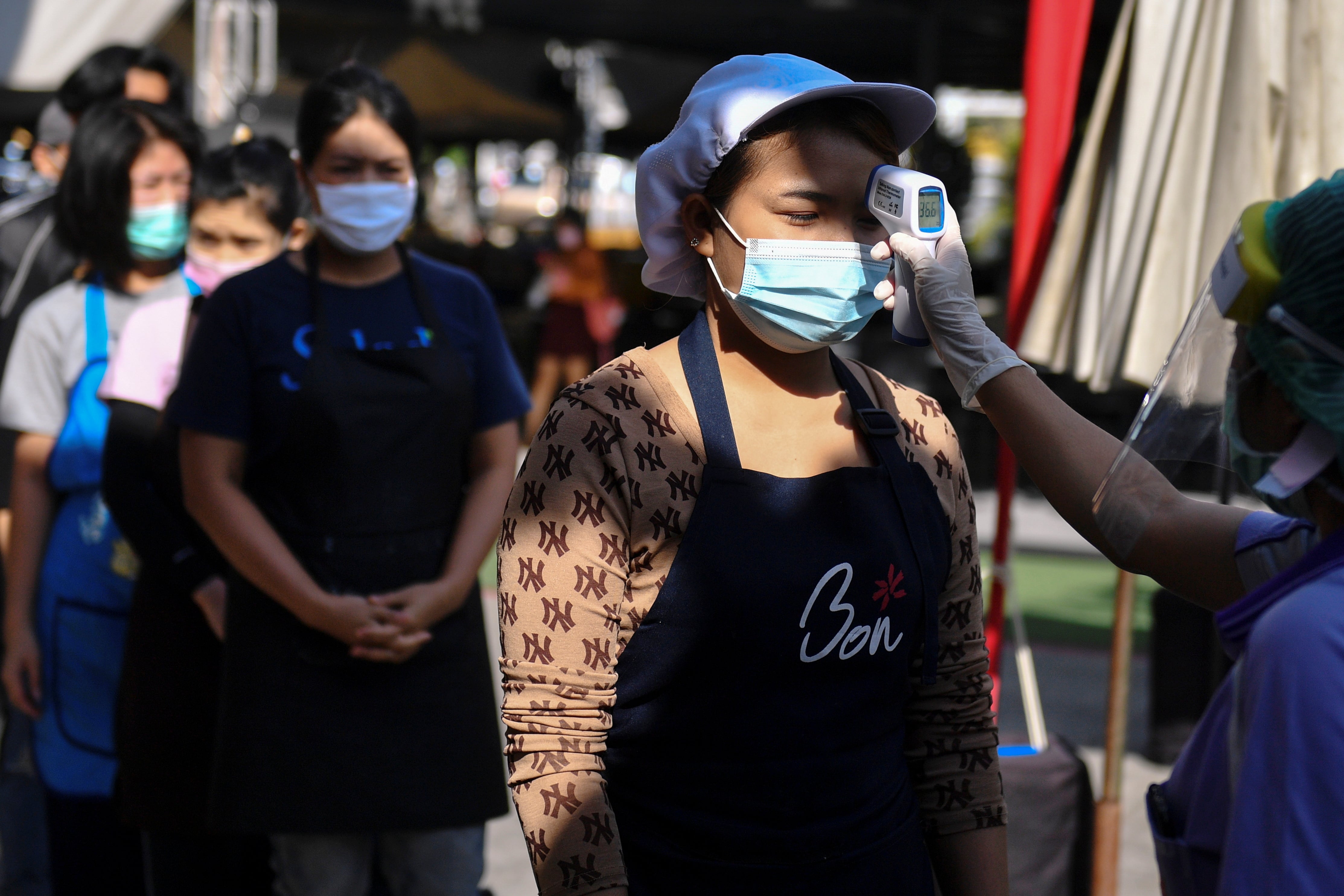 Covid-19: Lebih 1,300 kes baharu Thailand ada kait penjual di pasar