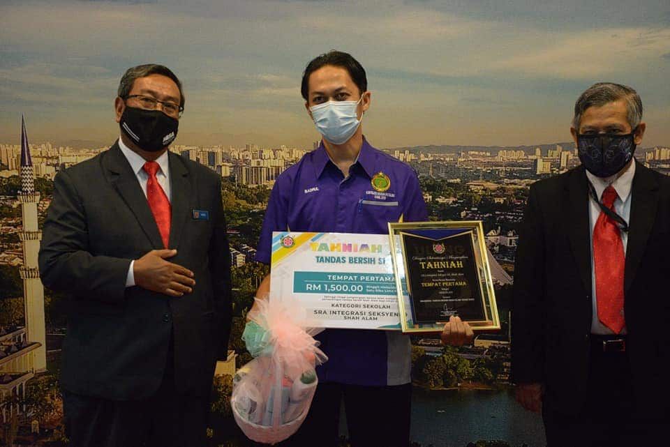 SRAI Seksyen 19 terima anugerah tandas bersih kategori sekolah